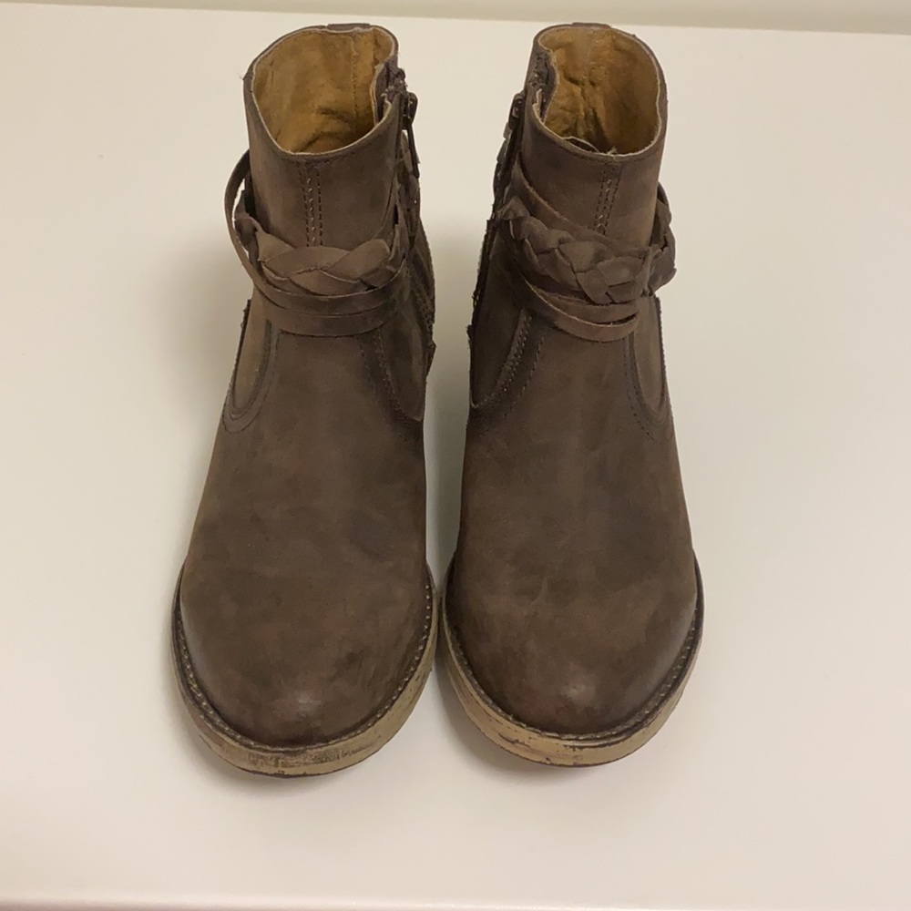 Leather ankle boots - Picture 2 of 6